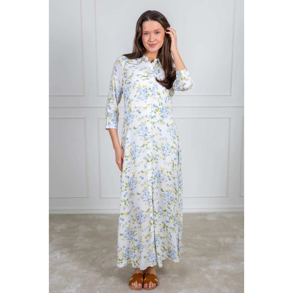 YAS Savanna Maxi Shirt Dress Medium YASSavanna White Floral Cottagecore Romantic